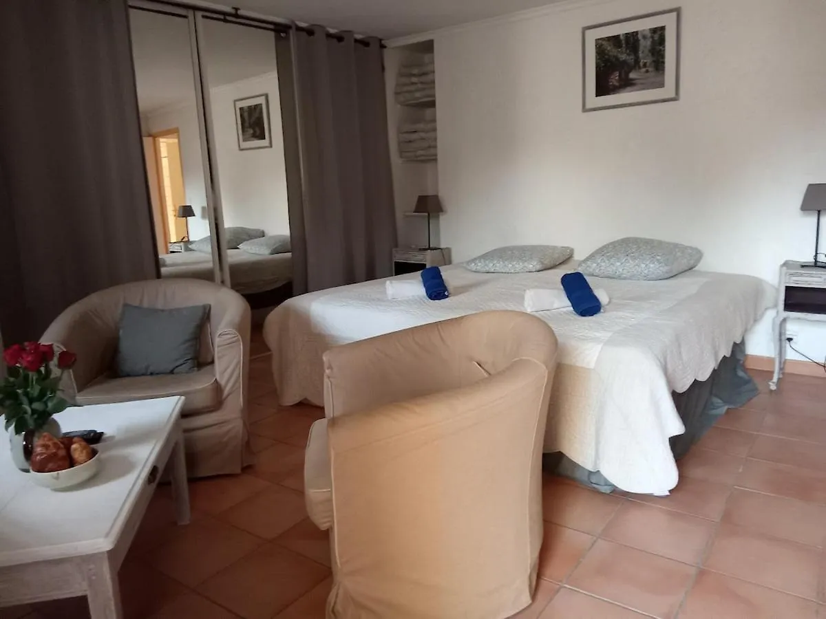 Gite Lavande Jardin 33 Hectares Avec Piscine Au Coeur De Provence Saumane-de-Vaucluse Holiday home