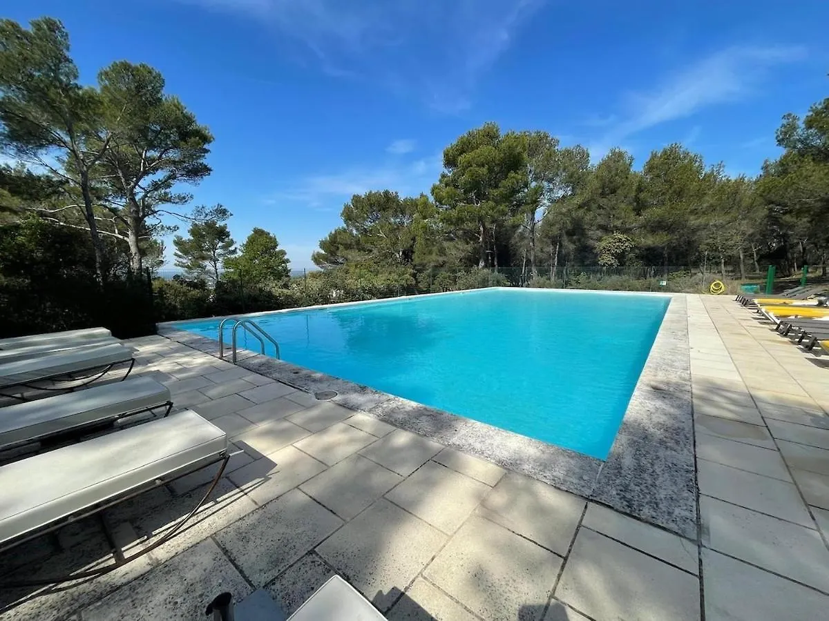 Holiday home Gite Lavande Jardin 33 Hectares Avec Piscine Au Coeur De Provence Saumane-de-Vaucluse
