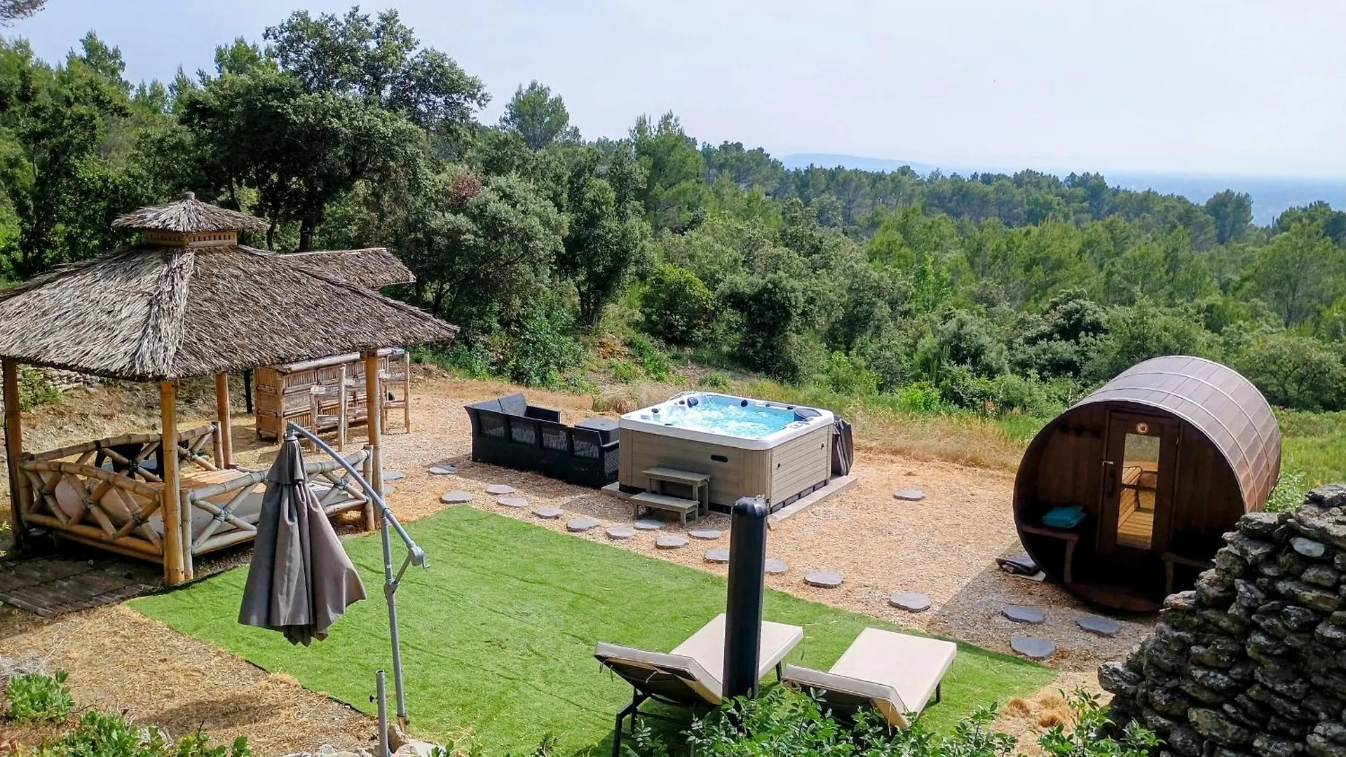 Gite Lavande Jardin 33 Hectares Piscine Spa Sauna Au Coeur De Provence Saumane-de-Vaucluse