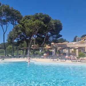  Appartement Sur Golf De L'isle-sur-la-sorgue