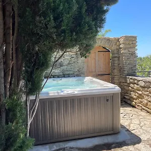  Hébergement de vacances La Maison Haut-perche Townhouse With View And Jacuzzi
