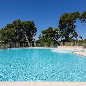 Madame Domaine Du Provence Country Club Service Premium Saumane-de-Vaucluse